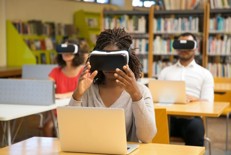 Conheça cinco vantagens das novas tecnologias para a educação