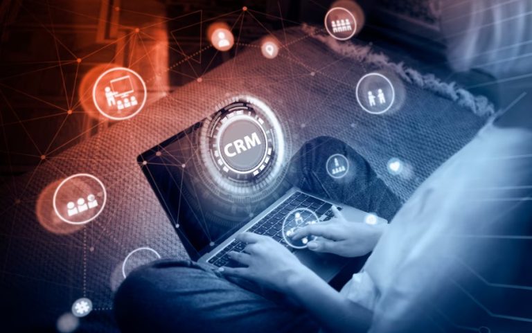 Cinco vantagens que o CRM traz à sua escola