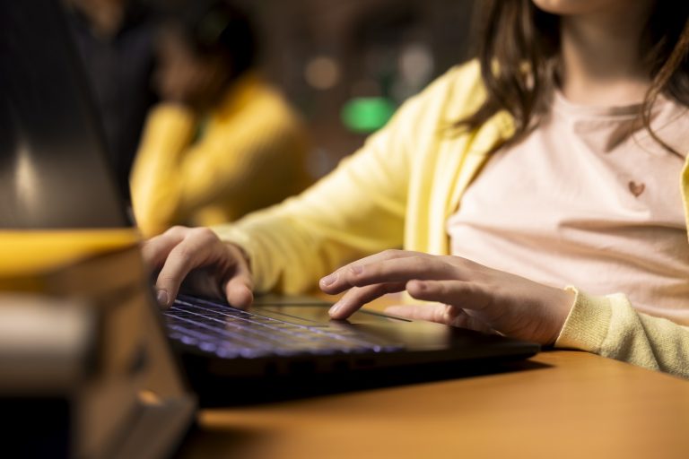 Quatro Passos para Iniciar a Transformação Digital da Sua Escola